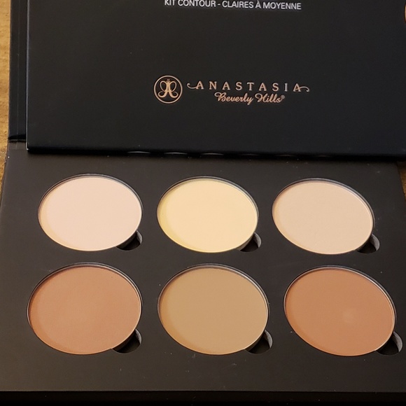 Anastasia Beverly Hills Contour Kit Light to Med - Picture 3 of 4